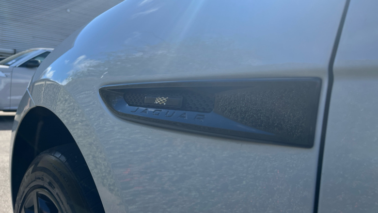 Jaguar F-Pace 2.0d [180] Chequered Flag 5dr Auto AWD Diesel Estate